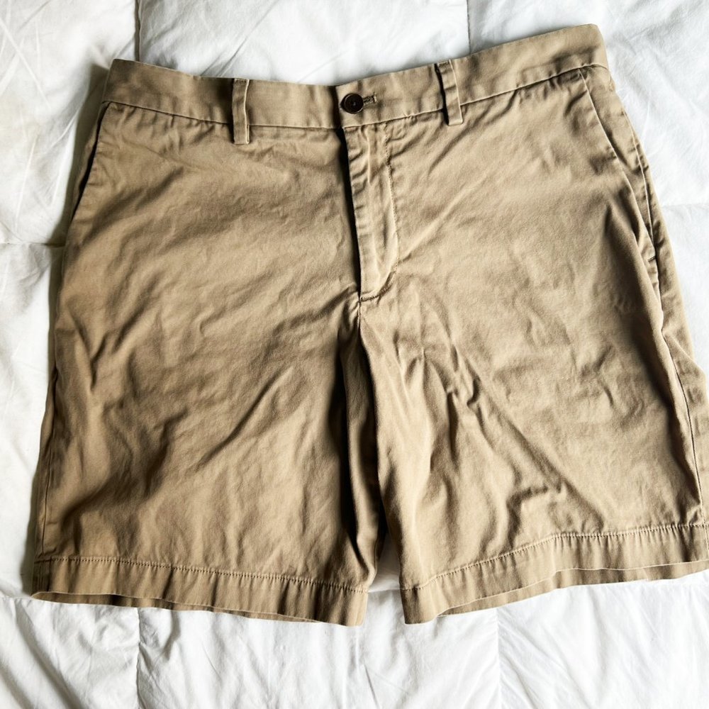 Banana Republic Maple Khaki Aiden Short | Size 34 | Excellent Condition | Mens